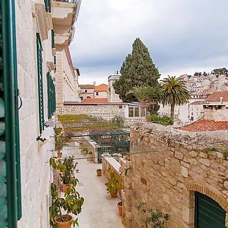 Heritage Park Hvar Готель
