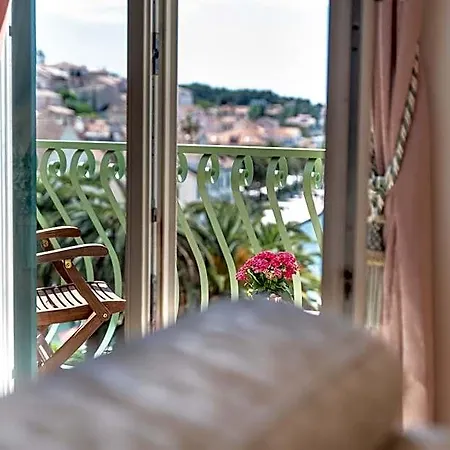 Heritage Park Hvar Готель Хвар